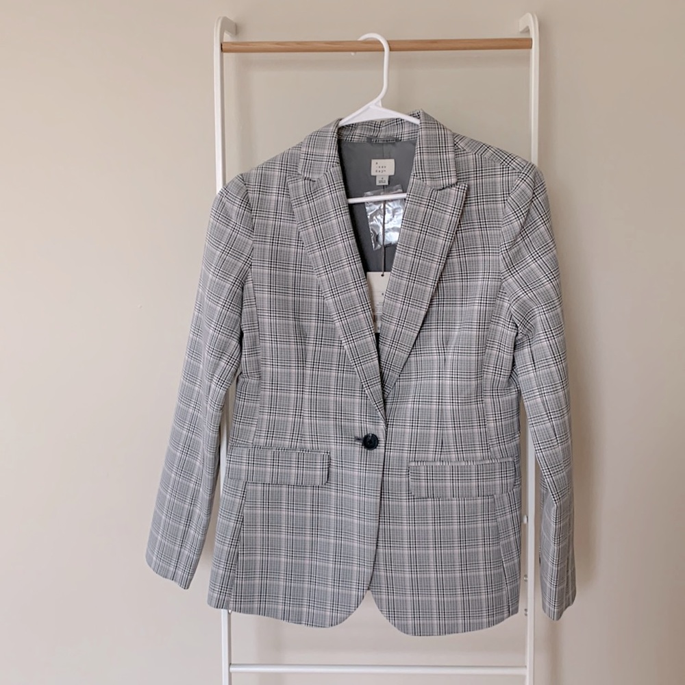 A new Day plaid blazer